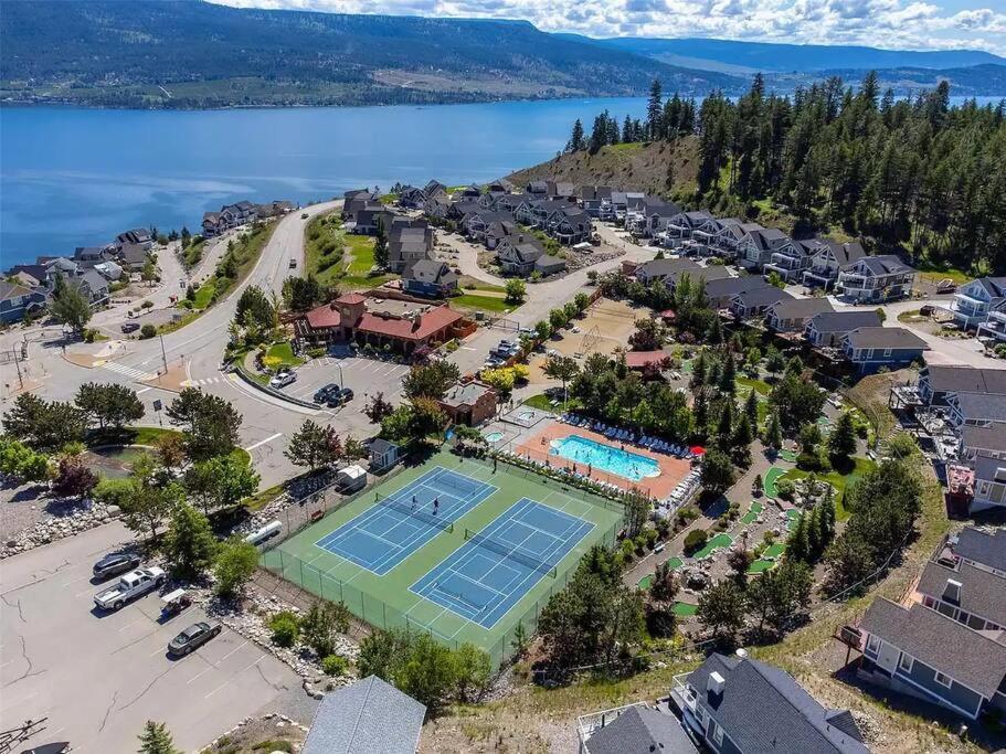 Beautiful Cottage At La Casa In Kelowna Exterior photo